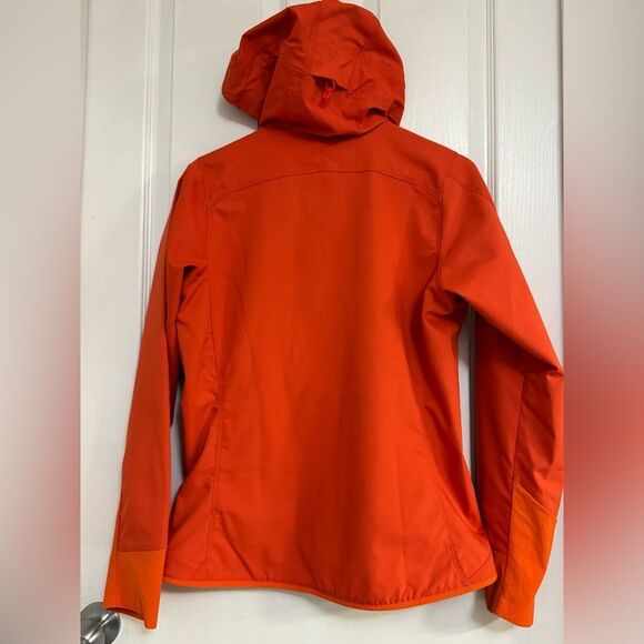 Patagonia Orange Women's Jacket - Picture 11 of 16